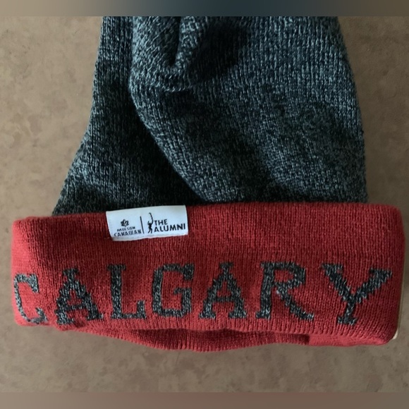 MOLSON NHL Hockey Tuque Red/Grey - Calgary Flames ‘JOE NIEUWENDYK’ - Picture 4 of 4